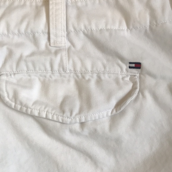 Tommy Hilfiger cargo shorts. - Picture 3 of 6